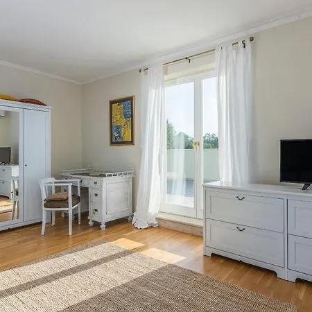 Lara Rovinj *